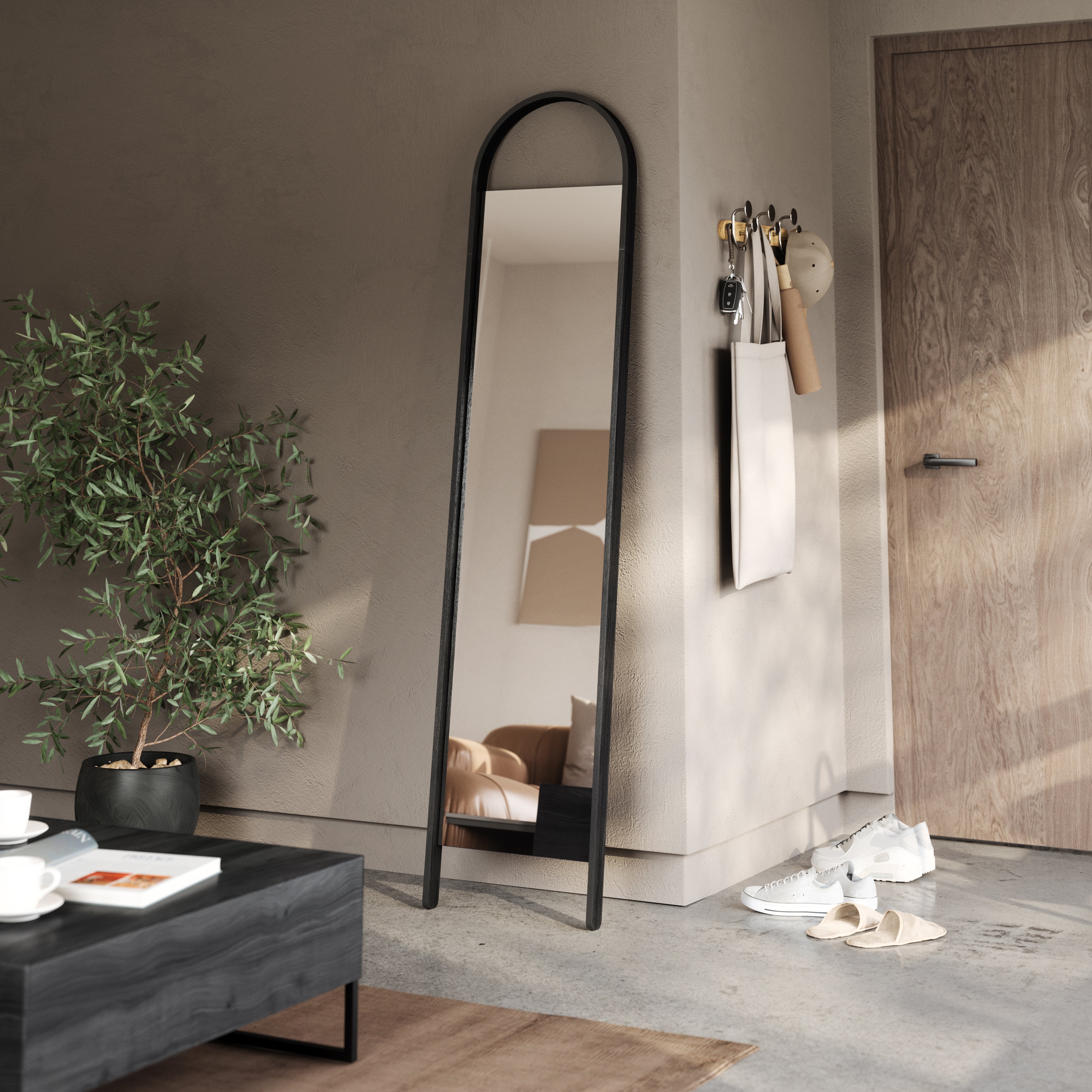 Umbra Bellwood Leaning Mirror – Black