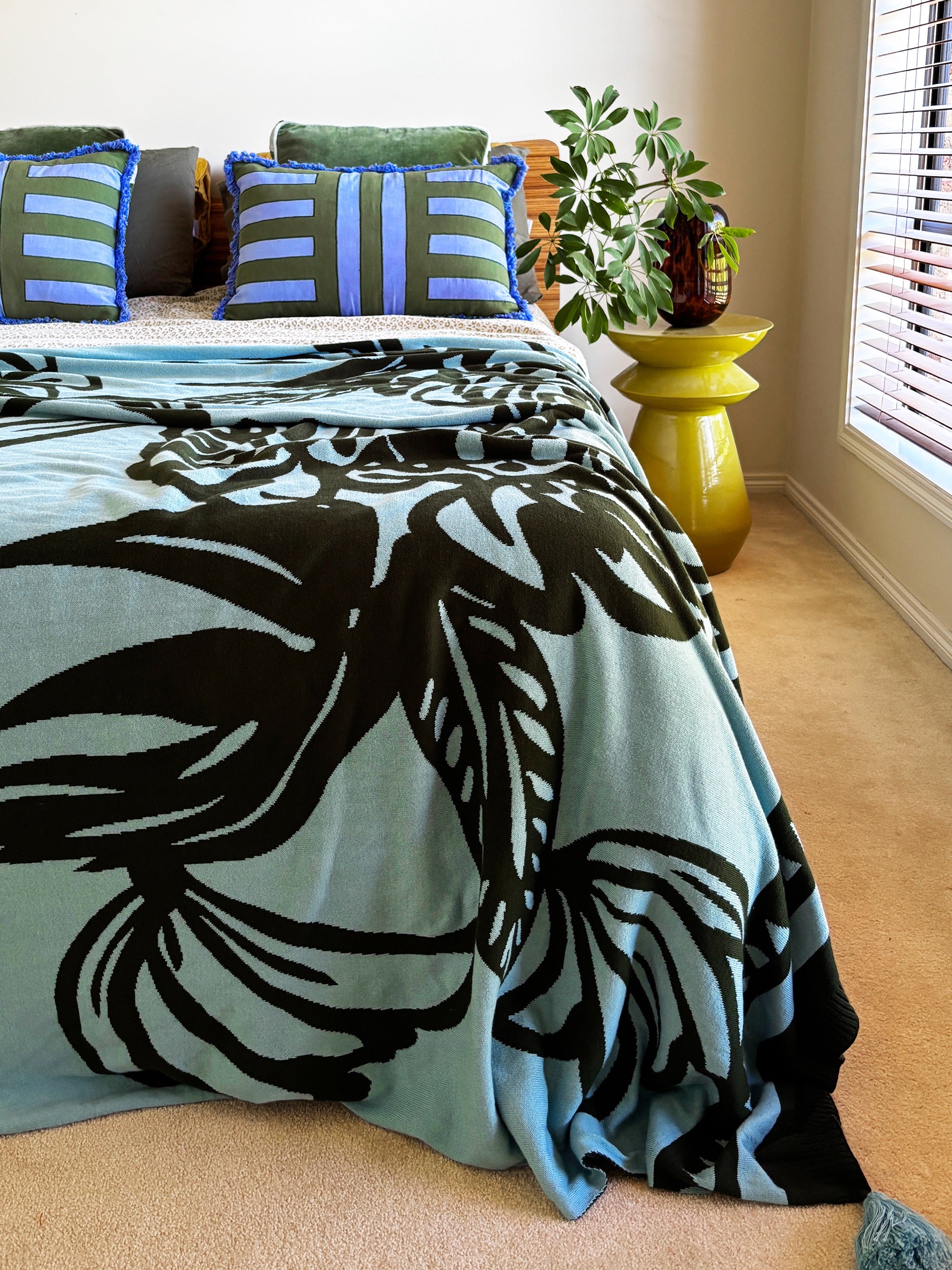 Monstera Throw Blanket