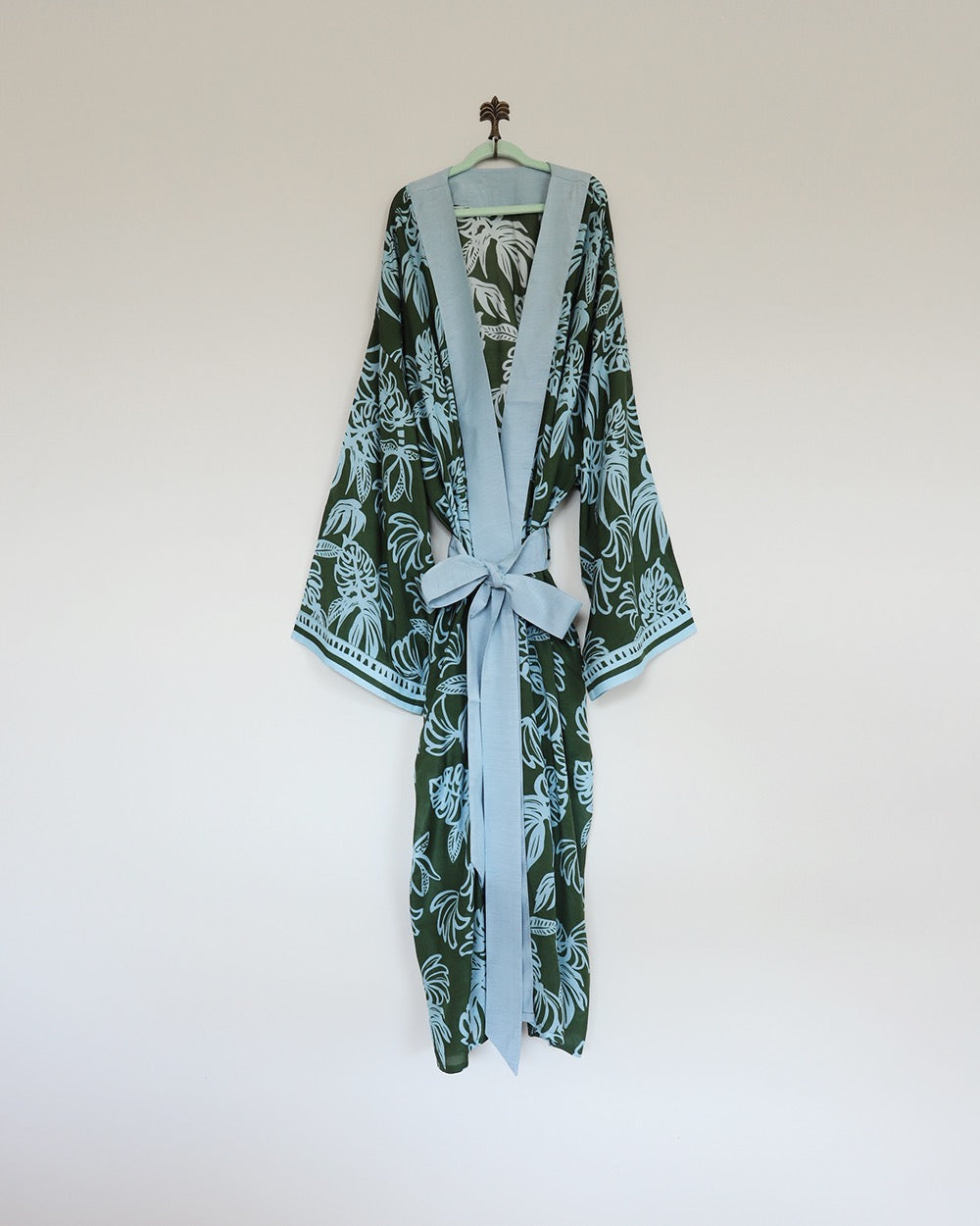 Monstera Robe