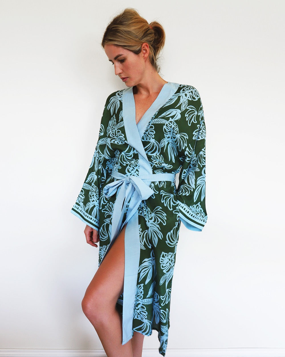 Monstera Robe