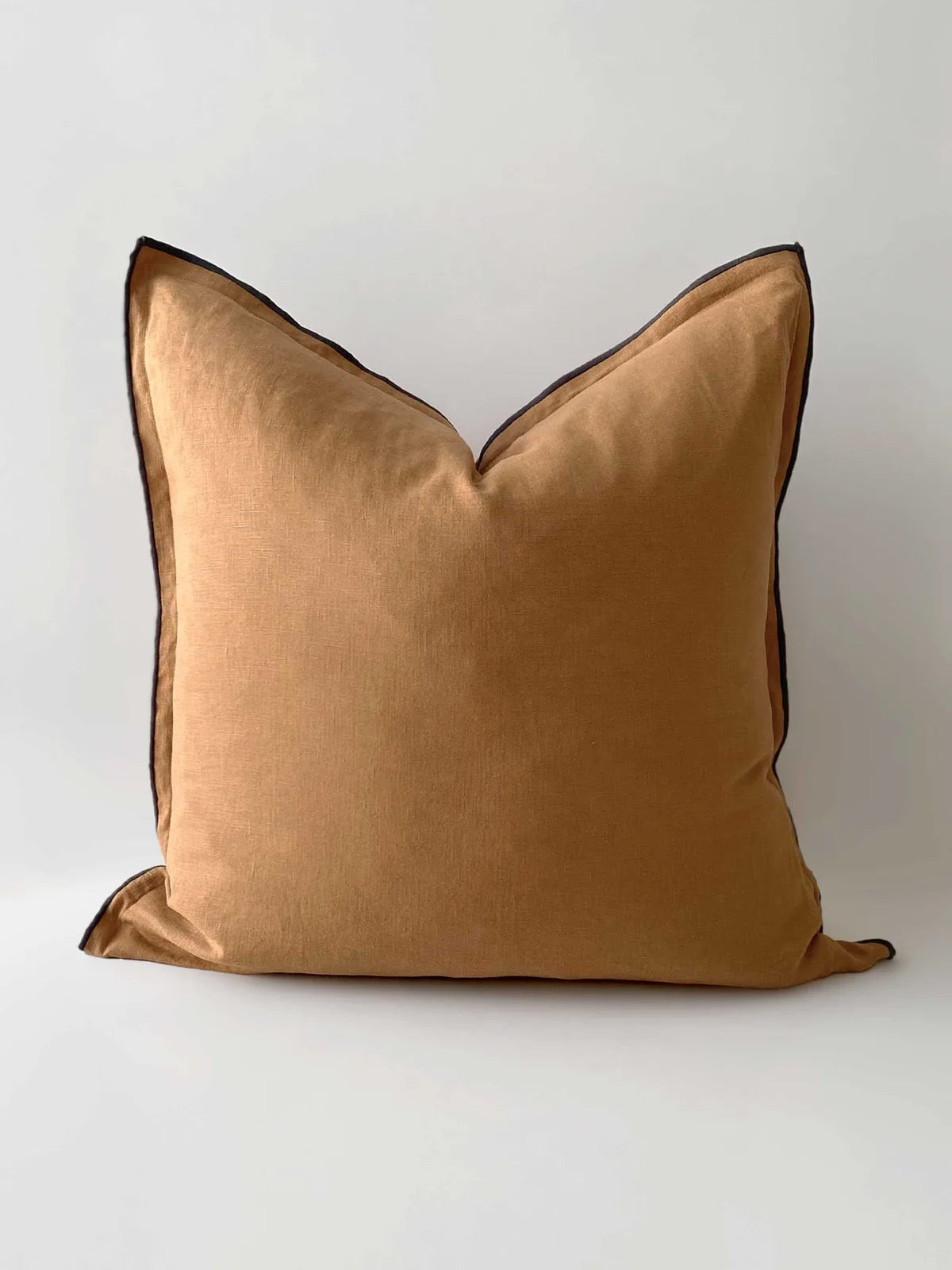 The Harlow Cushion