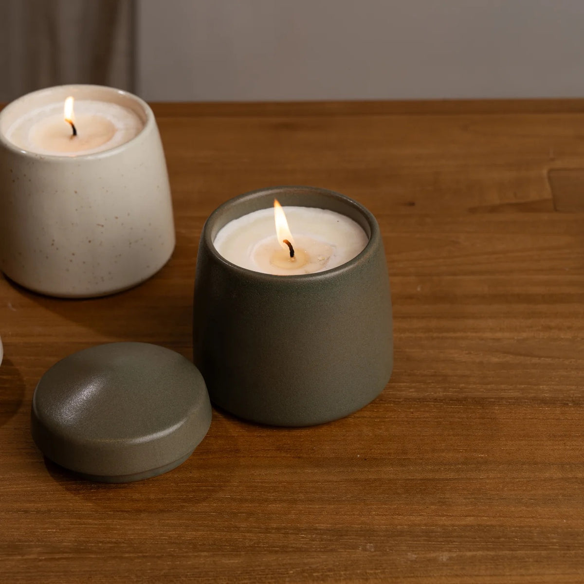 Arti Hand Poured Soy Candle in Ceramic Jar - Olive