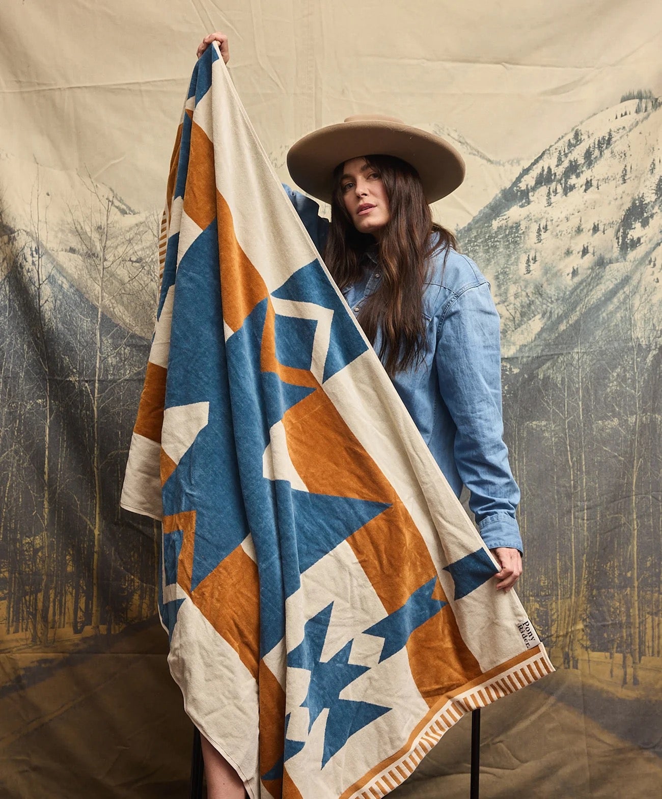 Canyon River Large Towel | Natural / Blue