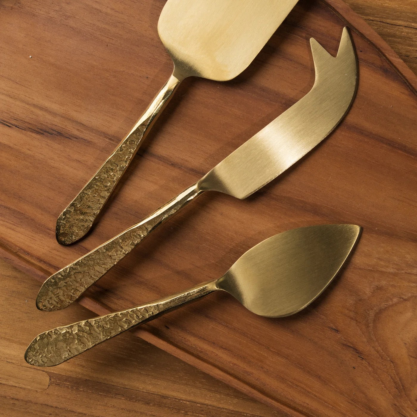 Mira Textured Brass Cheese Set