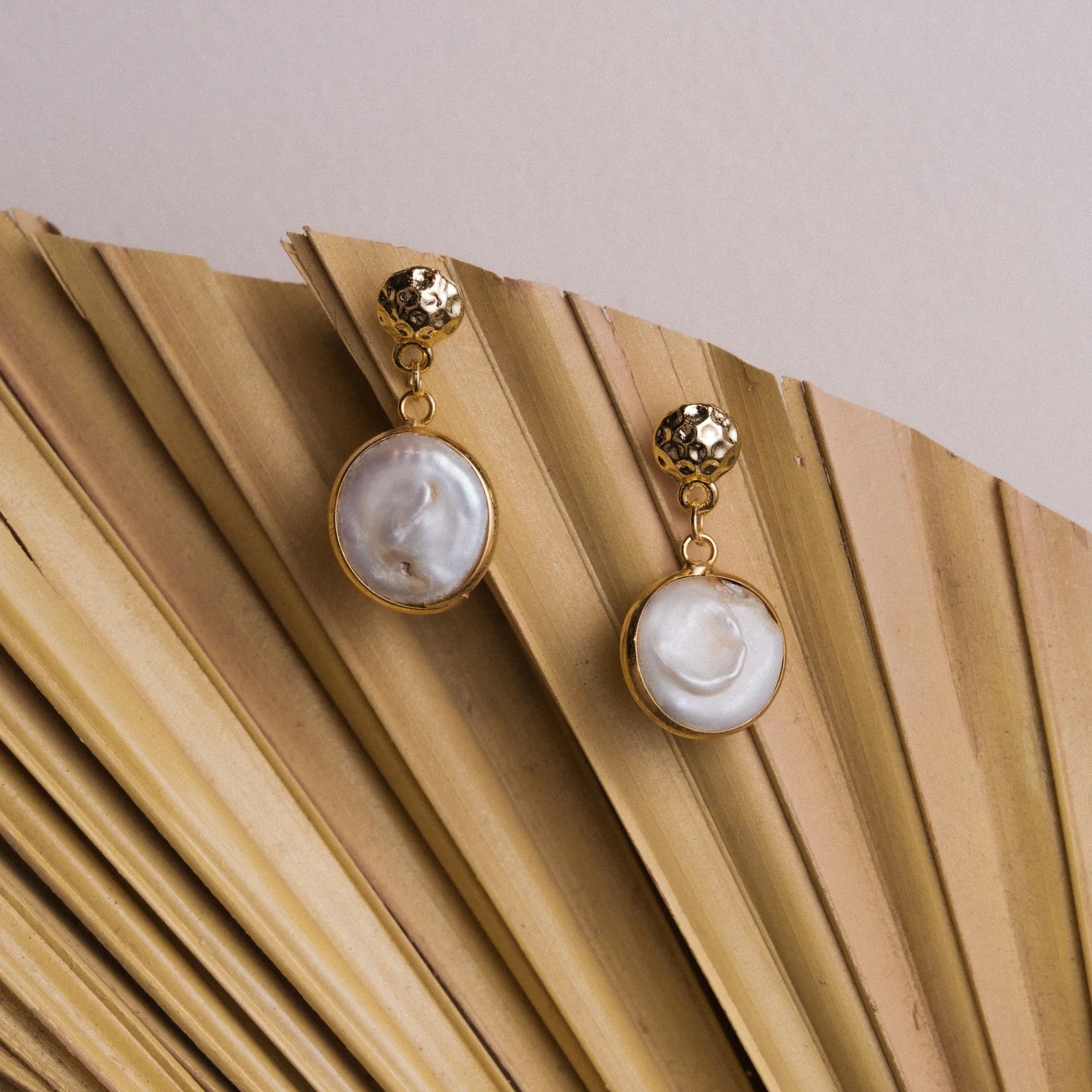 DEFNE STUD EARRINGS