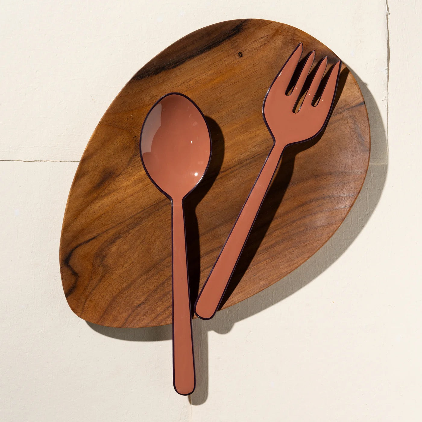 ALDER ENAMEL SALAD SERVERS - PEPPERBERRY