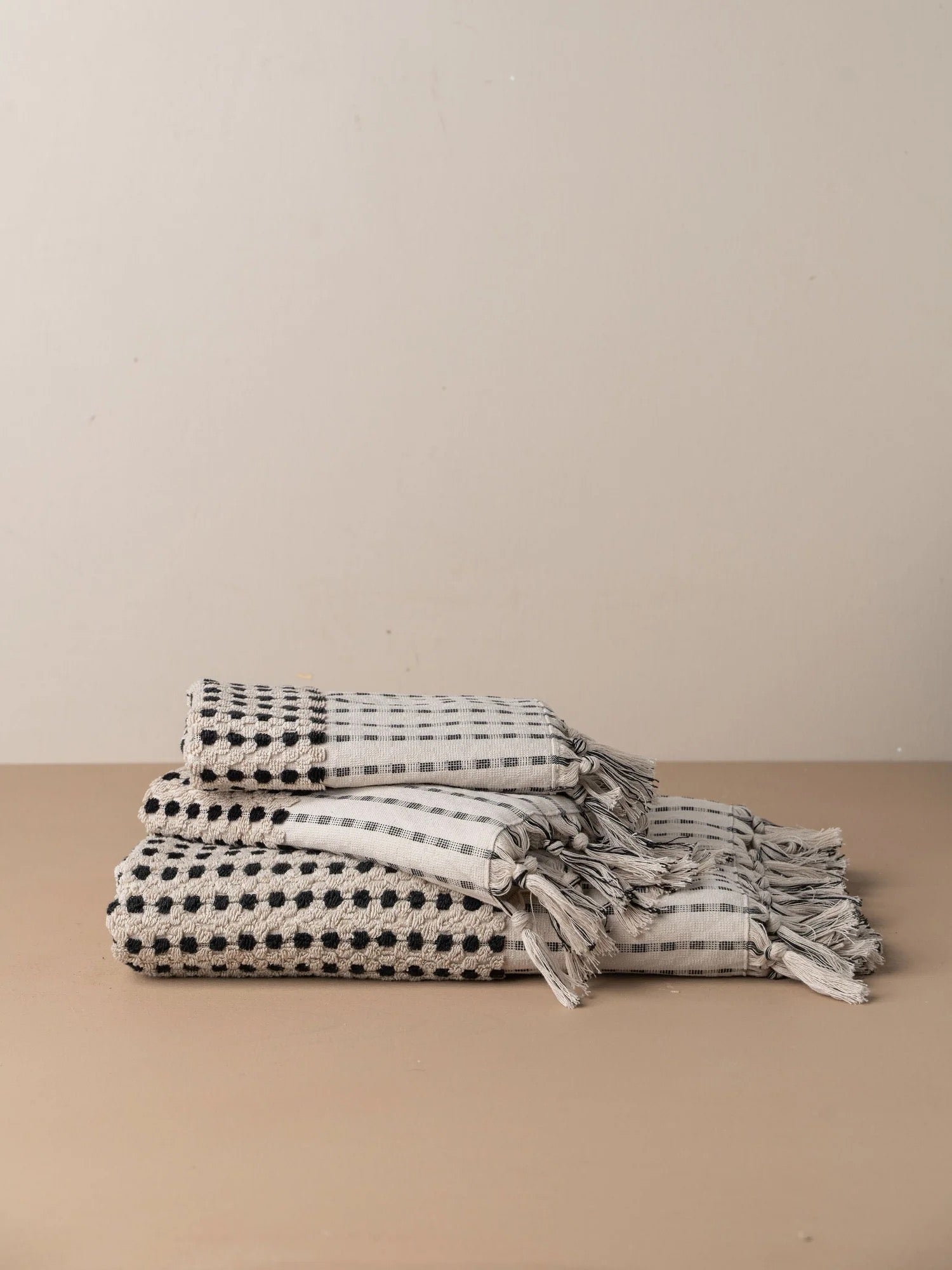 Chickpea Bath Sheet Collection | Stone/Black