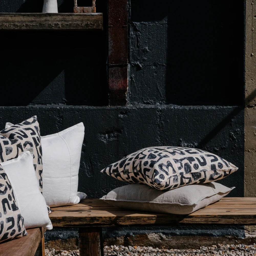 PeeKay Outdoor Cushion - Midnight, Black & Shell