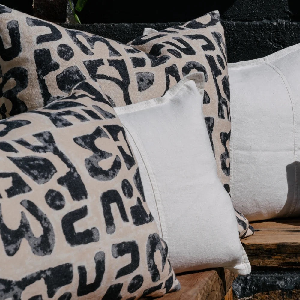 PeeKay Outdoor Cushion - Midnight, Black & Shell