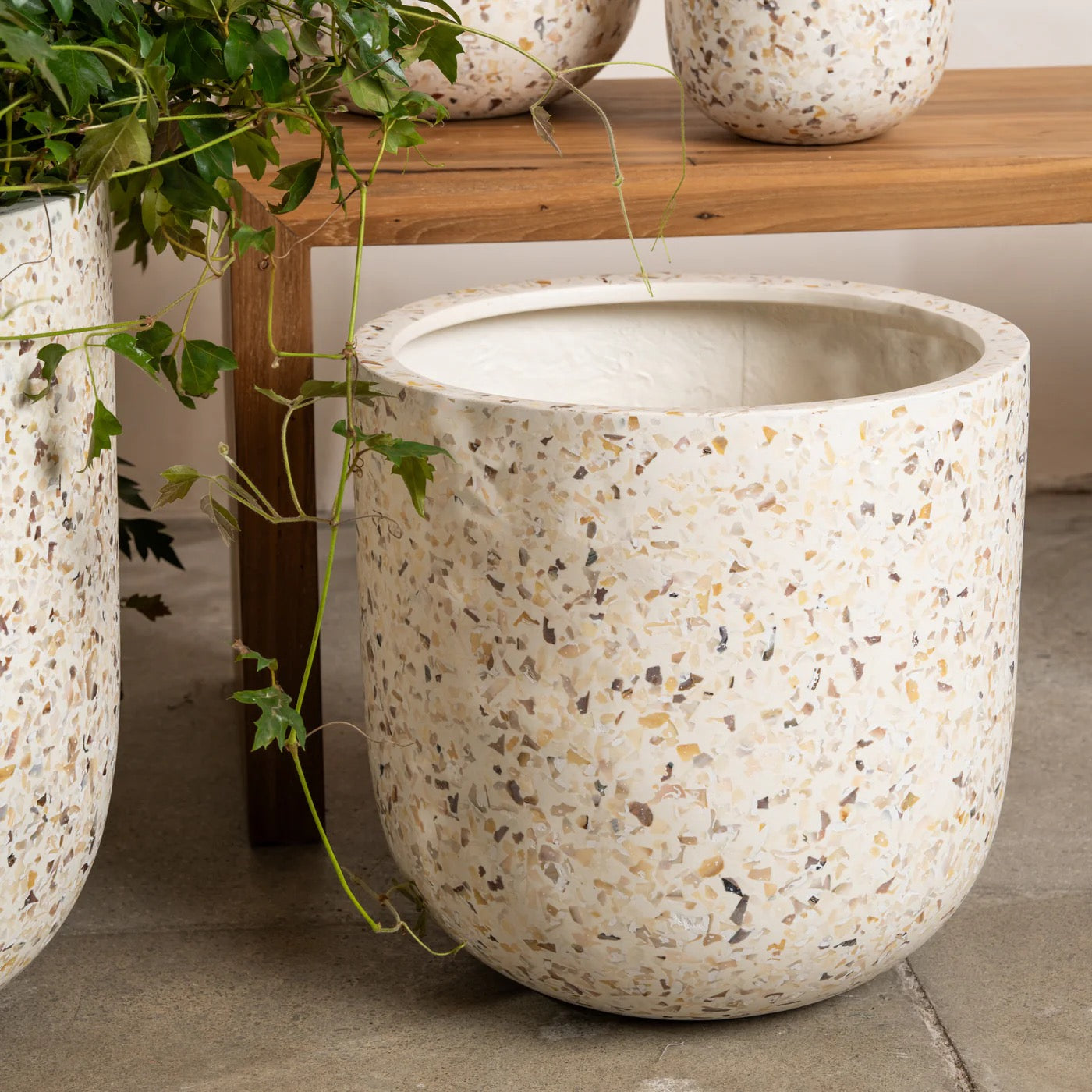 INKEN LIGHTWEIGHT CURVED POT - SHELL FINISH