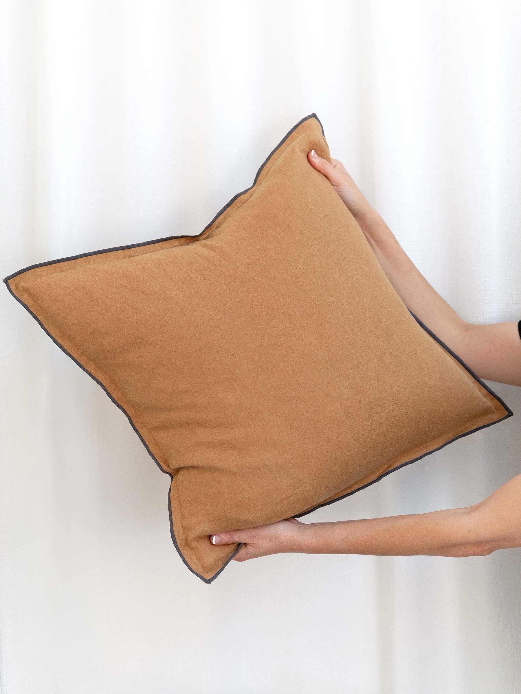 The Harlow Cushion