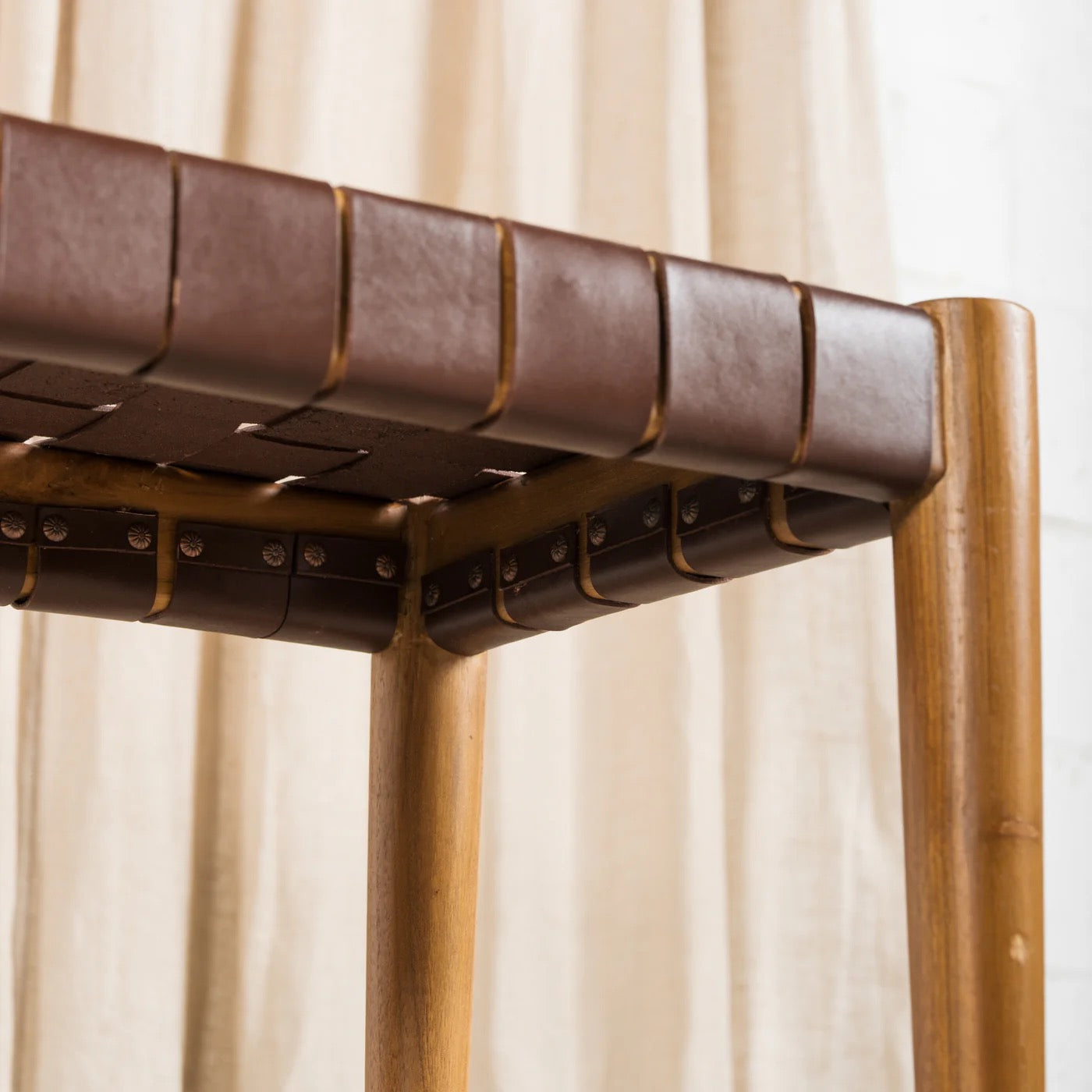 BENNU WOVEN LEATHER BENCH SEAT - COGNAC