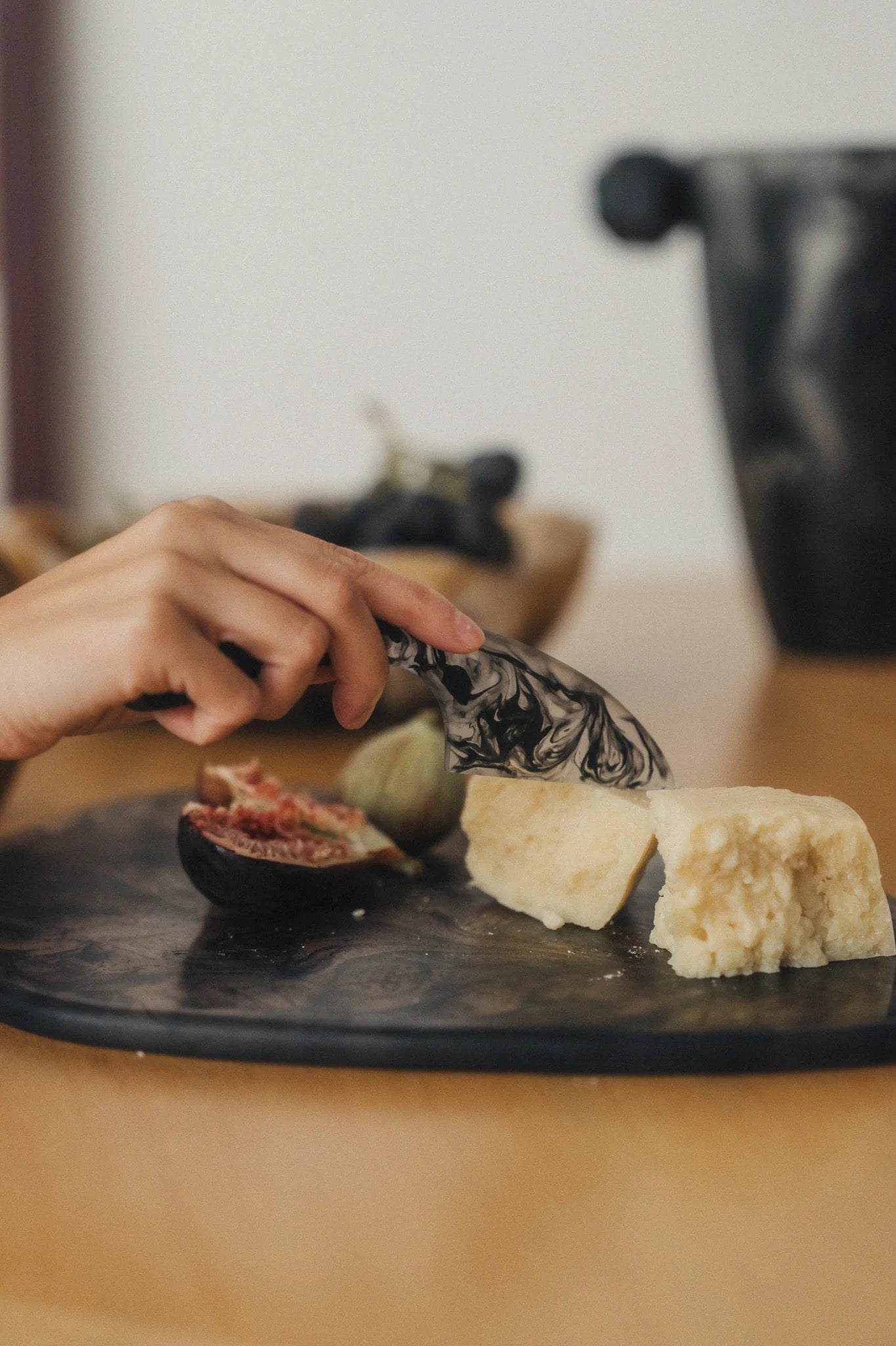 Flow Cheese Knife - Smoke