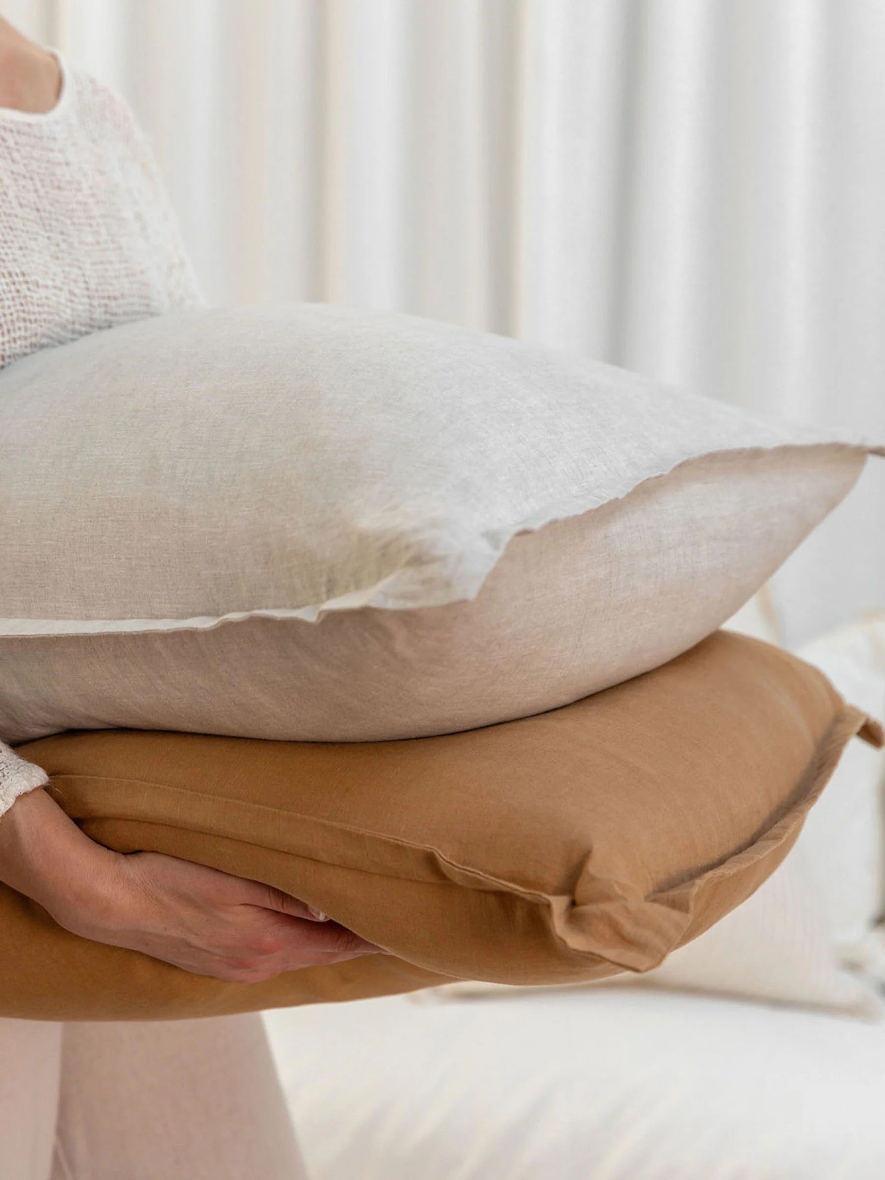 Reversi® Linen Flange Cushion